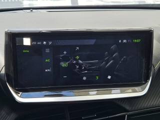 PEUGEOT 2008 usata, con Fari LED