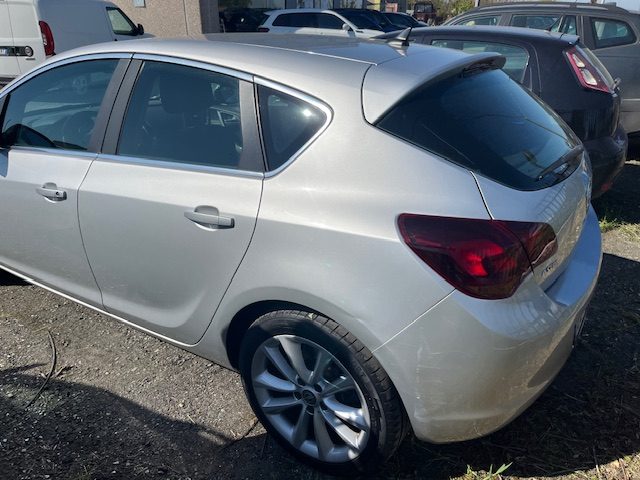 OPEL Astra usata, con Controllo trazione