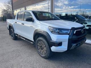 TOYOTA Hilux 2.8 D-4D A/T 4WD 48V 4 porte Double Cab Invincible