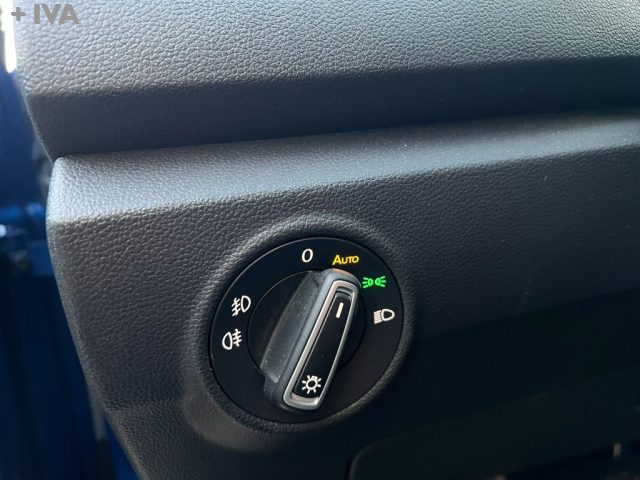 VOLKSWAGEN T-Roc usata 19