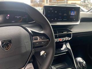 PEUGEOT 208 usata, con Volante in pelle