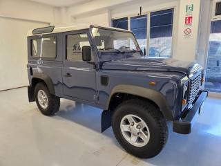 LAND ROVER Defender usata, con Autoradio