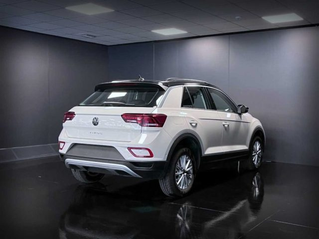 VOLKSWAGEN T-Roc usata, con Autoradio