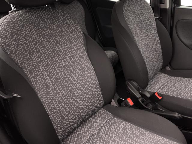 LANCIA Ypsilon usata, con Hill holder