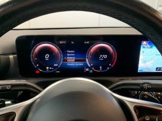 MERCEDES-BENZ A 180 usata, con Sensori di parcheggio posteriori