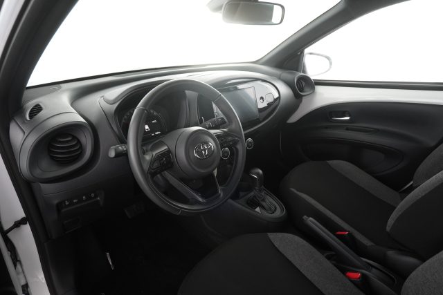 TOYOTA Aygo X usata 7