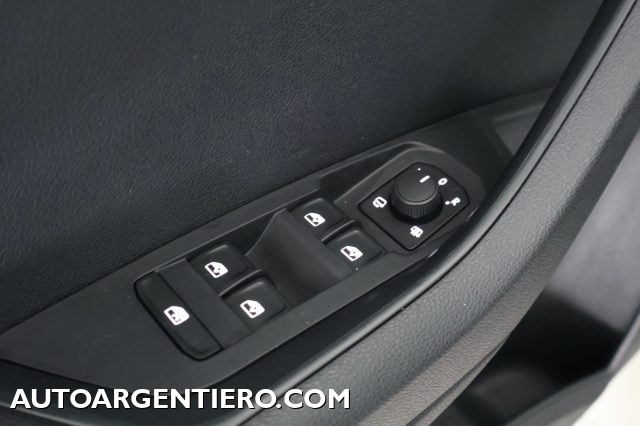 SKODA Karoq usata, con Luci diurne LED