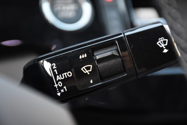 PEUGEOT 3008 usata, con Controllo vocale