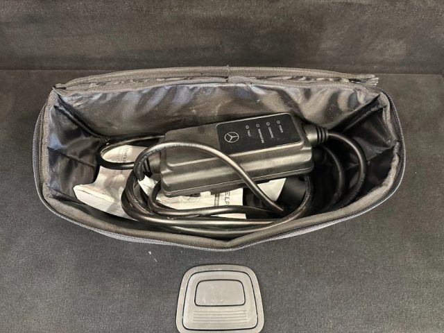 MERCEDES-BENZ E 300 usata, con Volante riscaldabile