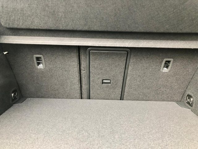 VOLKSWAGEN T-Roc usata, con Vivavoce