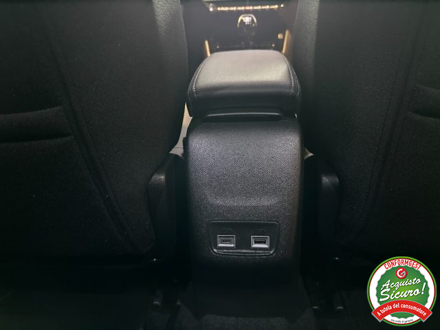 PEUGEOT 2008 usata, con Vetri oscurati