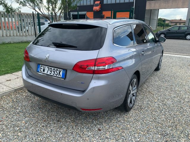 PEUGEOT 308 usata, con Alzacristalli elettrici