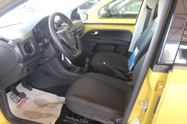 VOLKSWAGEN up! usata, con ESP