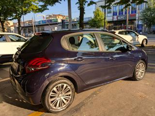 PEUGEOT 208 usata, con Autoradio