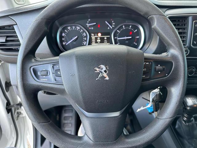 PEUGEOT Expert usata, con Sensori di parcheggio posteriori