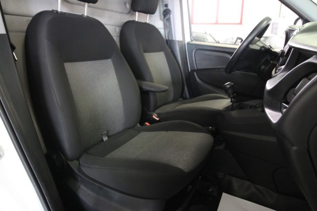 FIAT Doblo usata, con Sensori di parcheggio posteriori