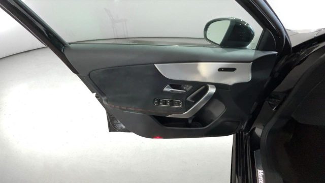 MERCEDES-BENZ A 200 usata, con Touch screen