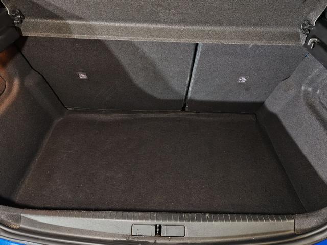 OPEL Corsa usata, con USB