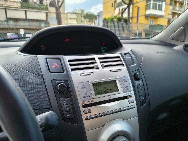 TOYOTA Yaris usata, con Autoradio