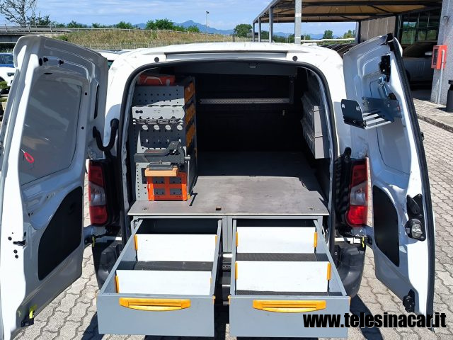 OPEL Combo usata, con Specchietti laterali elettrici