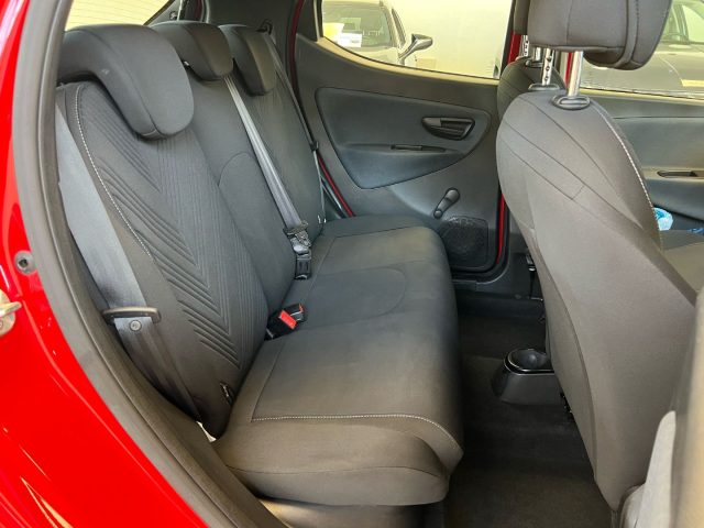 LANCIA Ypsilon usata, con USB