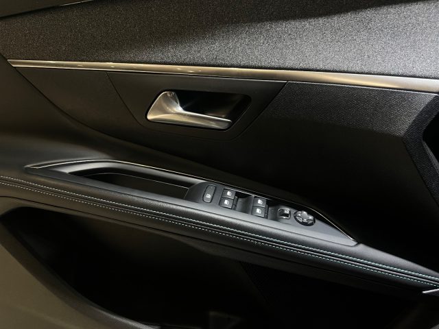 PEUGEOT 5008 usata, con Cruise Control