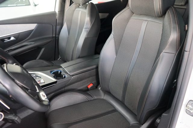 PEUGEOT 3008 usata, con Telecamera per parcheggio assistito