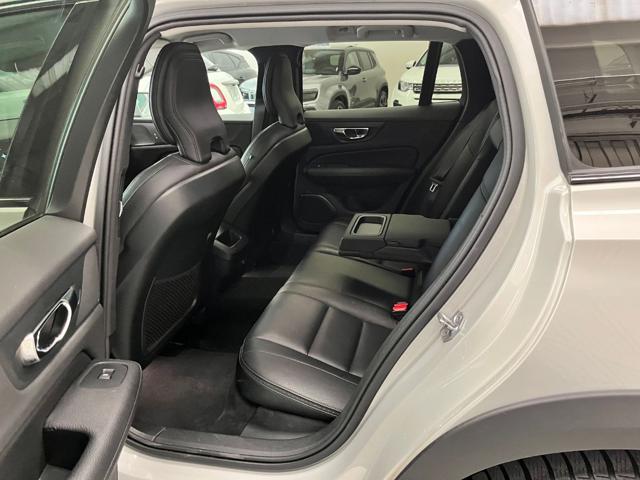 VOLVO V60 Cross Country usata, con Interni in pelle