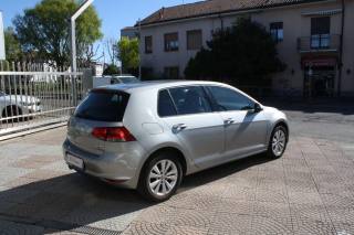 VOLKSWAGEN Golf usata, con Autoradio
