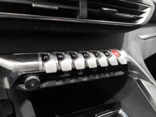 PEUGEOT 3008 usata, con Sistema di navigazione