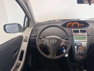 TOYOTA Yaris usata 12