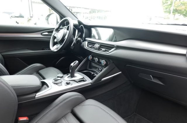 ALFA ROMEO Stelvio usata, con Volante in pelle