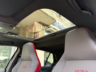 VOLKSWAGEN Golf GTI usata, con Luci diurne