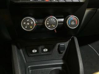 DACIA Duster usata 13