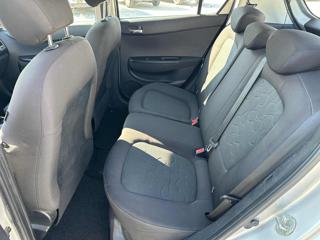 HYUNDAI i20 usata, con Sedile posteriore sdoppiato