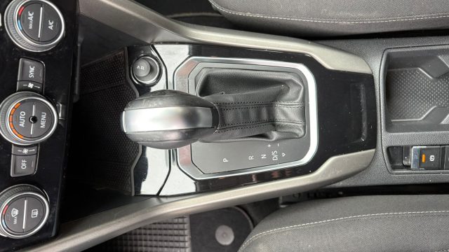 VOLKSWAGEN T-Roc usata, con Autoradio digitale