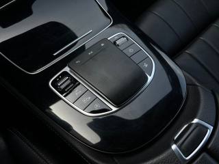 MERCEDES-BENZ E 220 usata, con Servosterzo