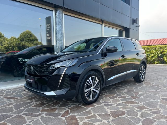 PEUGEOT 5008 usata, con Cerchi in lega