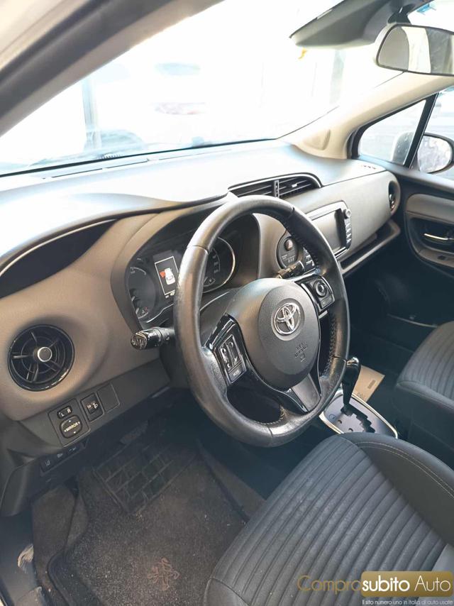 TOYOTA Yaris usata 18