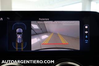 MERCEDES-BENZ GLB 180 usata, con Fari LED