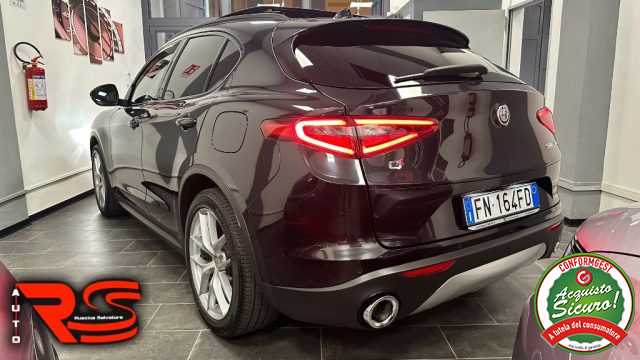 ALFA ROMEO Stelvio usata, con Specchietti laterali elettrici