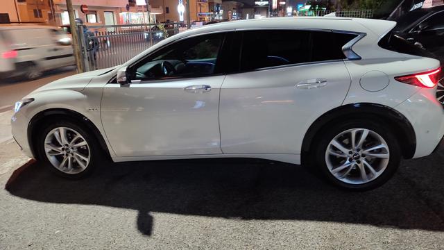INFINITI Q30 usata, con Airbag Passeggero