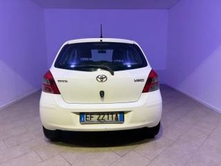 TOYOTA Yaris usata 6