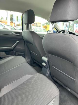 VOLKSWAGEN Taigo usata, con USB