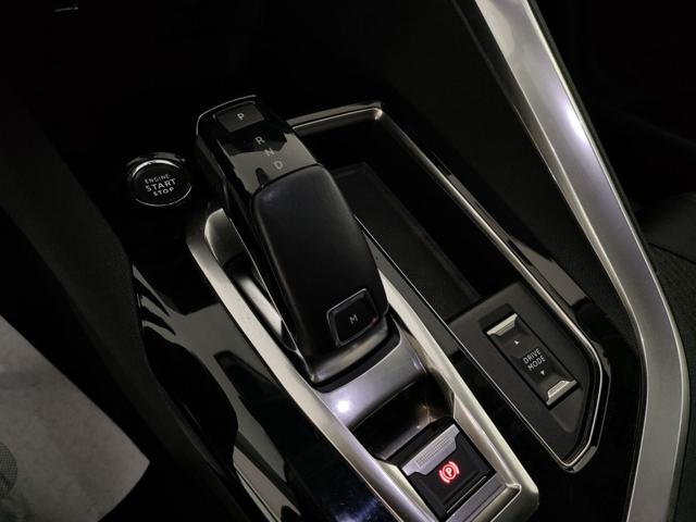 PEUGEOT 3008 usata, con Volante in pelle
