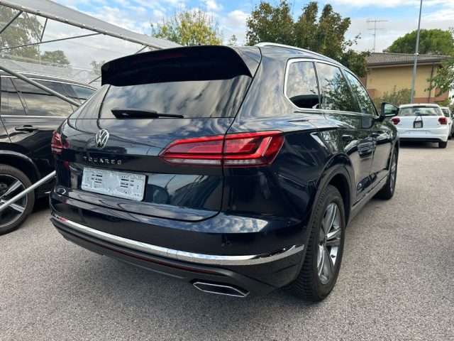 VOLKSWAGEN Touareg usata, con Autoradio