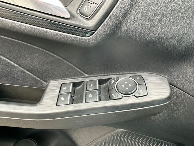 FORD Kuga usata, con Specchietti laterali elettrici