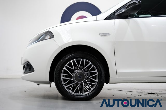 LANCIA Ypsilon usata, con Fendinebbia