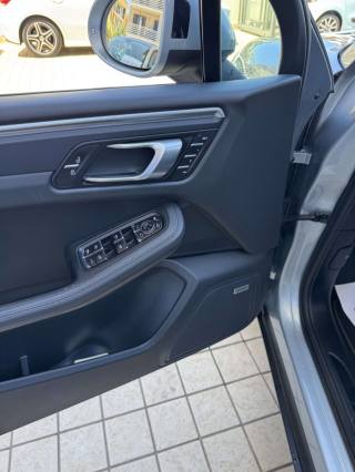 PORSCHE Macan usata, con Climatizzatore