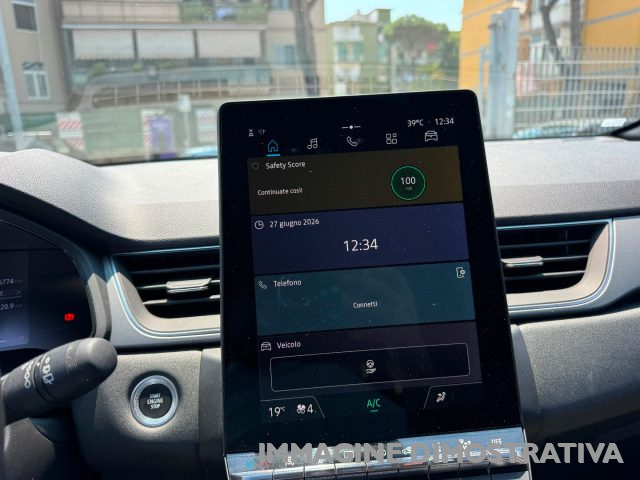 RENAULT Captur usata, con Volante in pelle